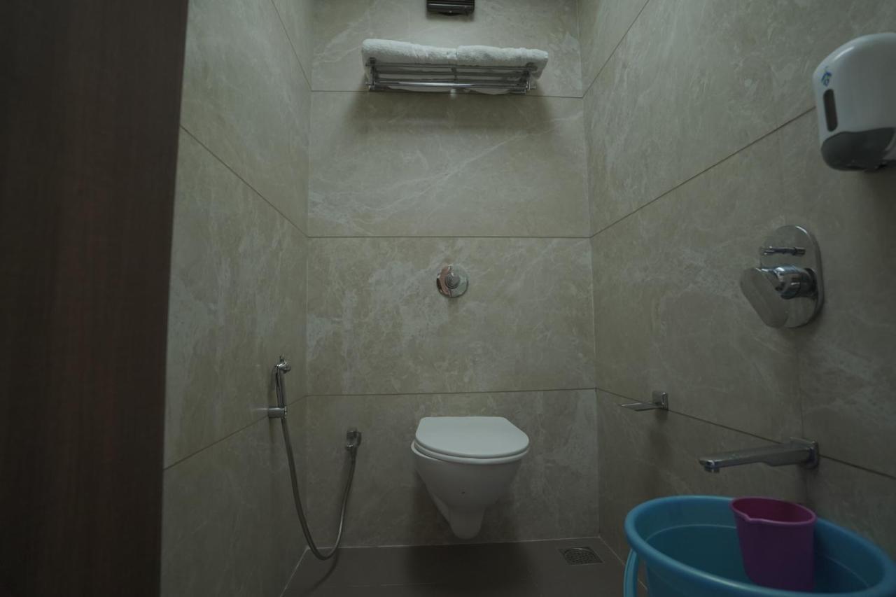 Hotel Mathoshree Thane Exterior photo
